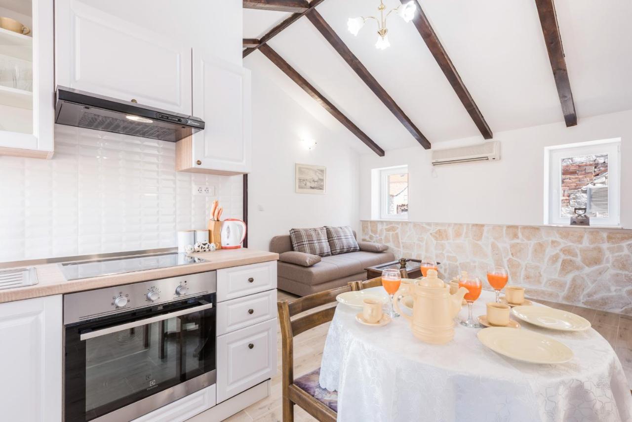Sugar Suite Split Bagian luar foto